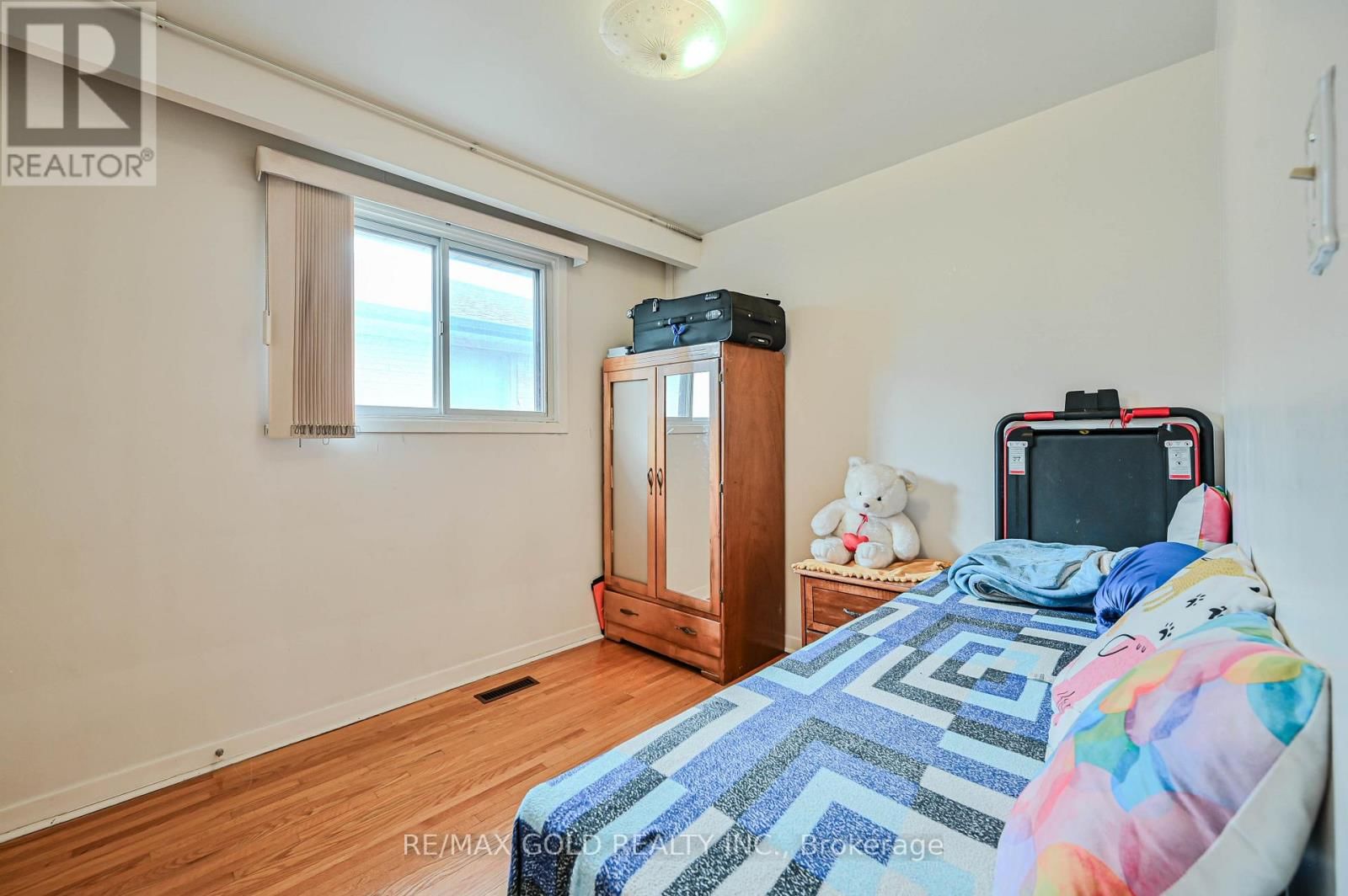 7282 SHALLFORD ROAD Image 28