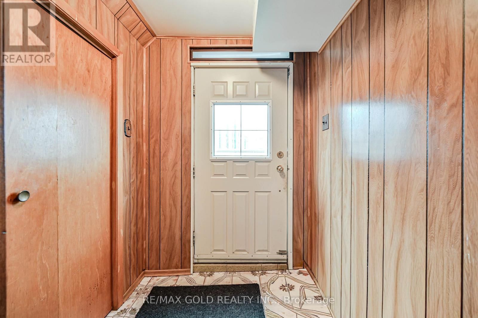 7282 SHALLFORD ROAD Image 36