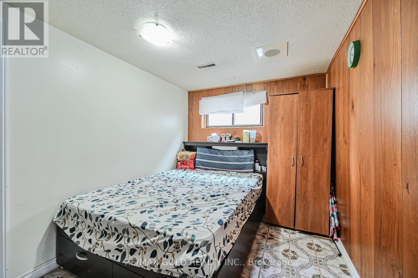 7282 SHALLFORD ROAD Image 43