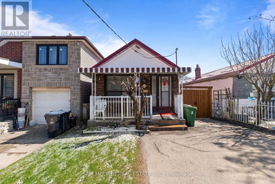 87 Dynevor Road | Toronto (Caledonia-Fairbank) | Image