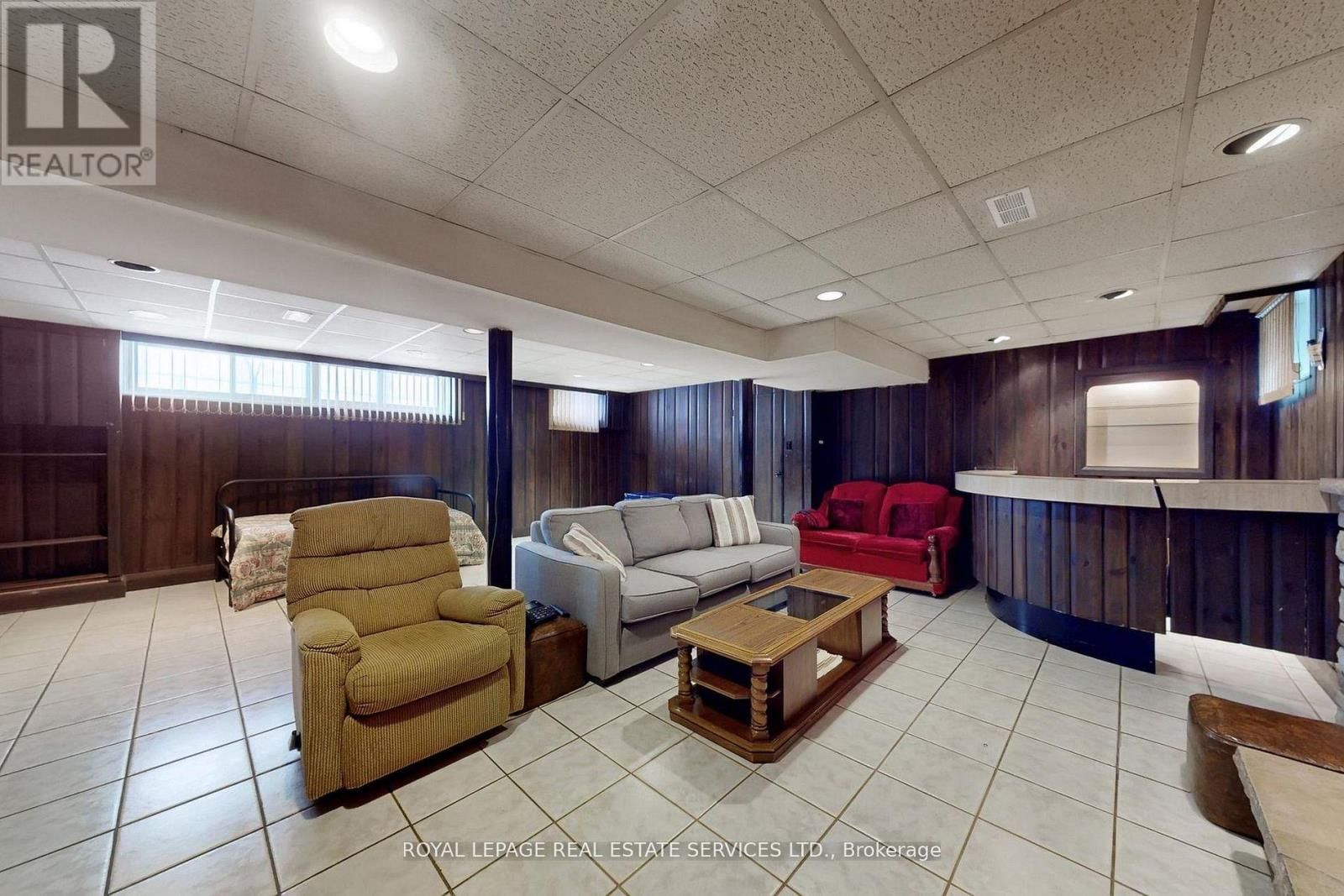 167 CORNELIUS PARKWAY Image 23