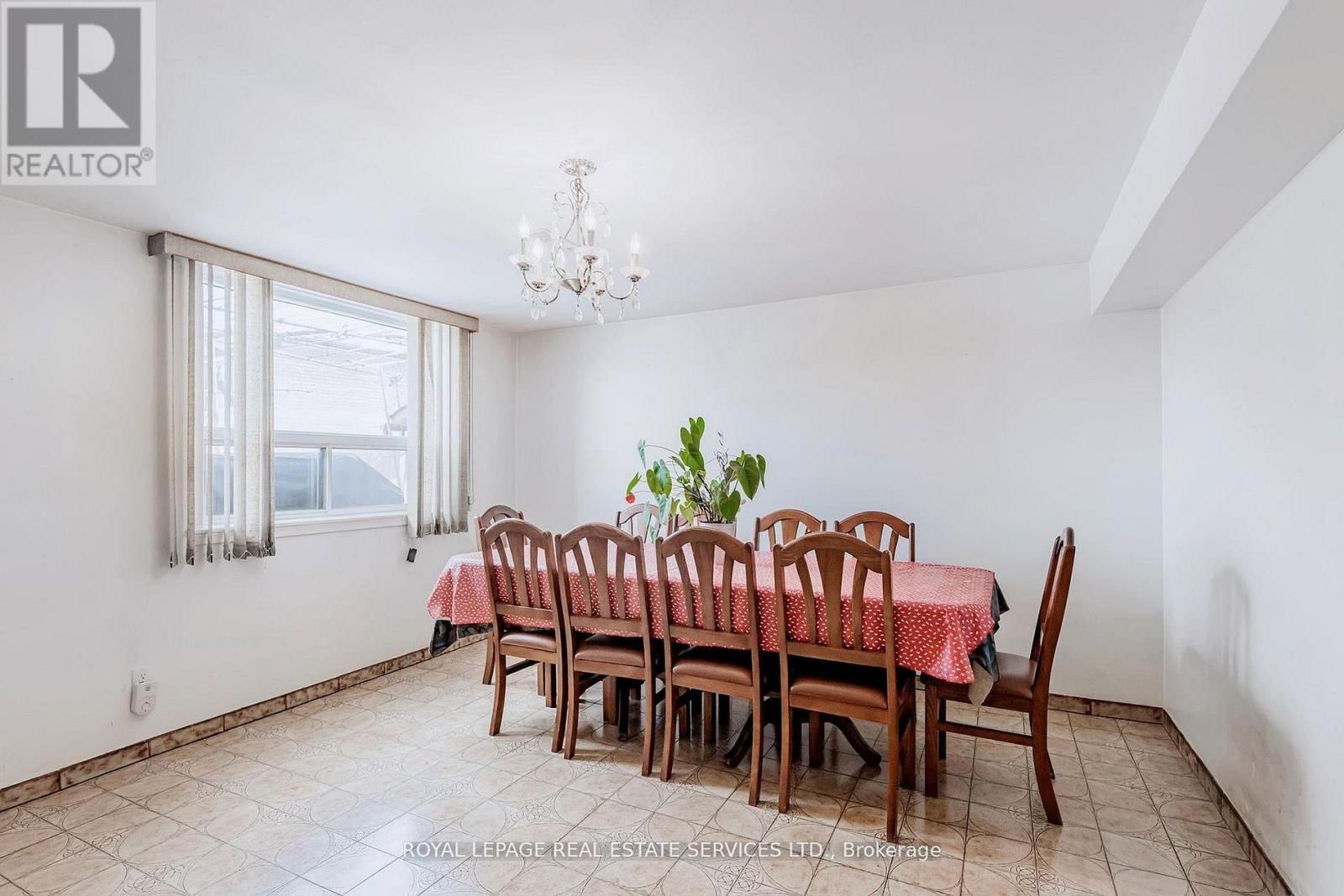 167 CORNELIUS PARKWAY Image 25