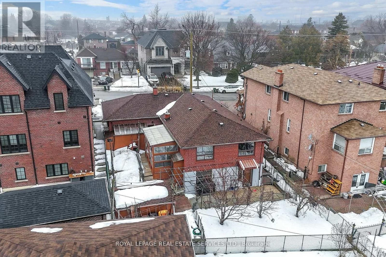 167 CORNELIUS PARKWAY Image 29