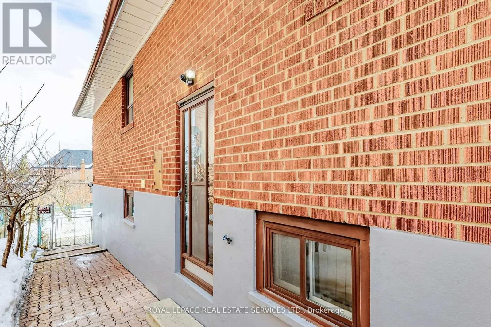 167 CORNELIUS PARKWAY Image 30