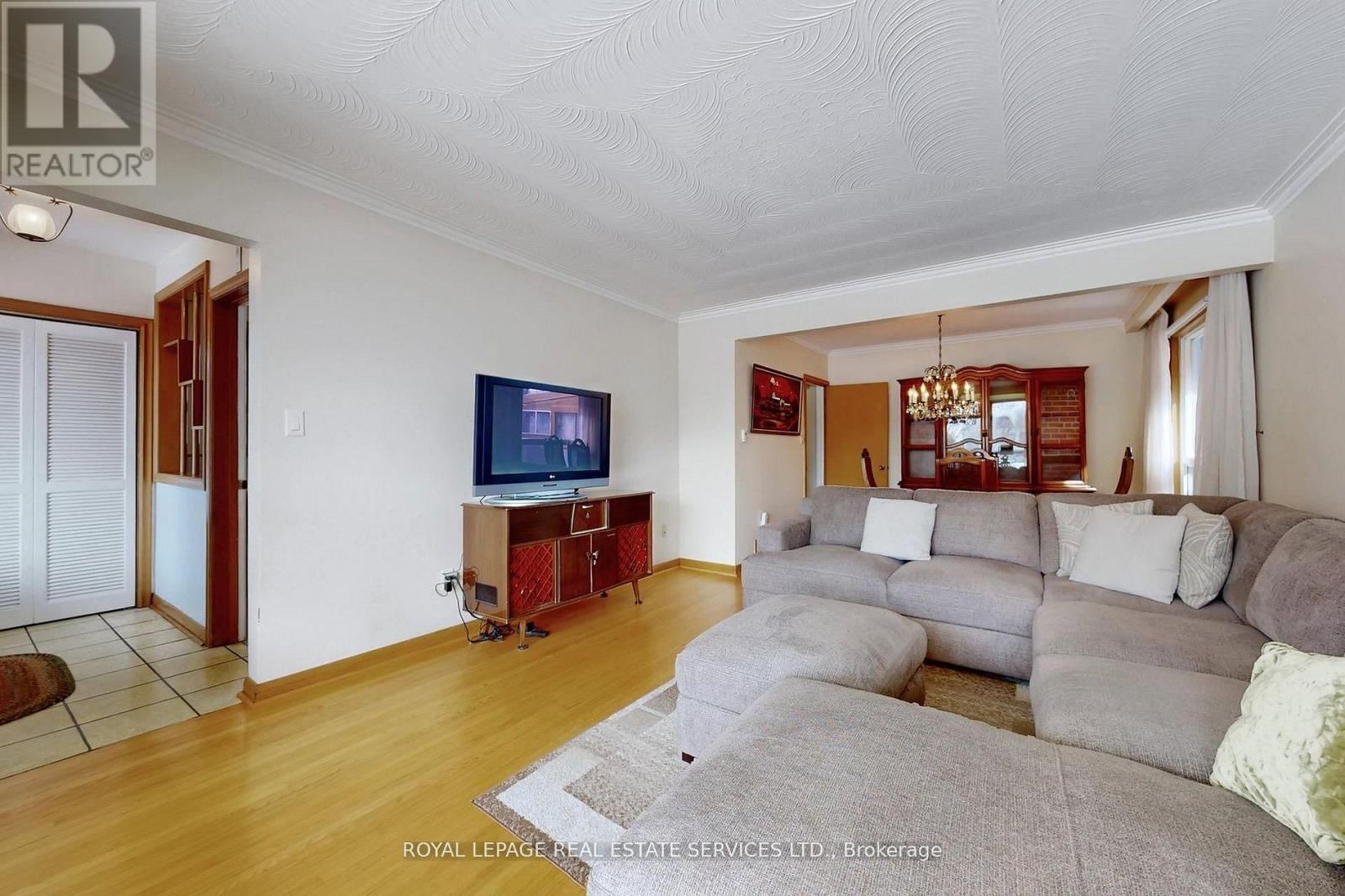 167 CORNELIUS PARKWAY Image 9