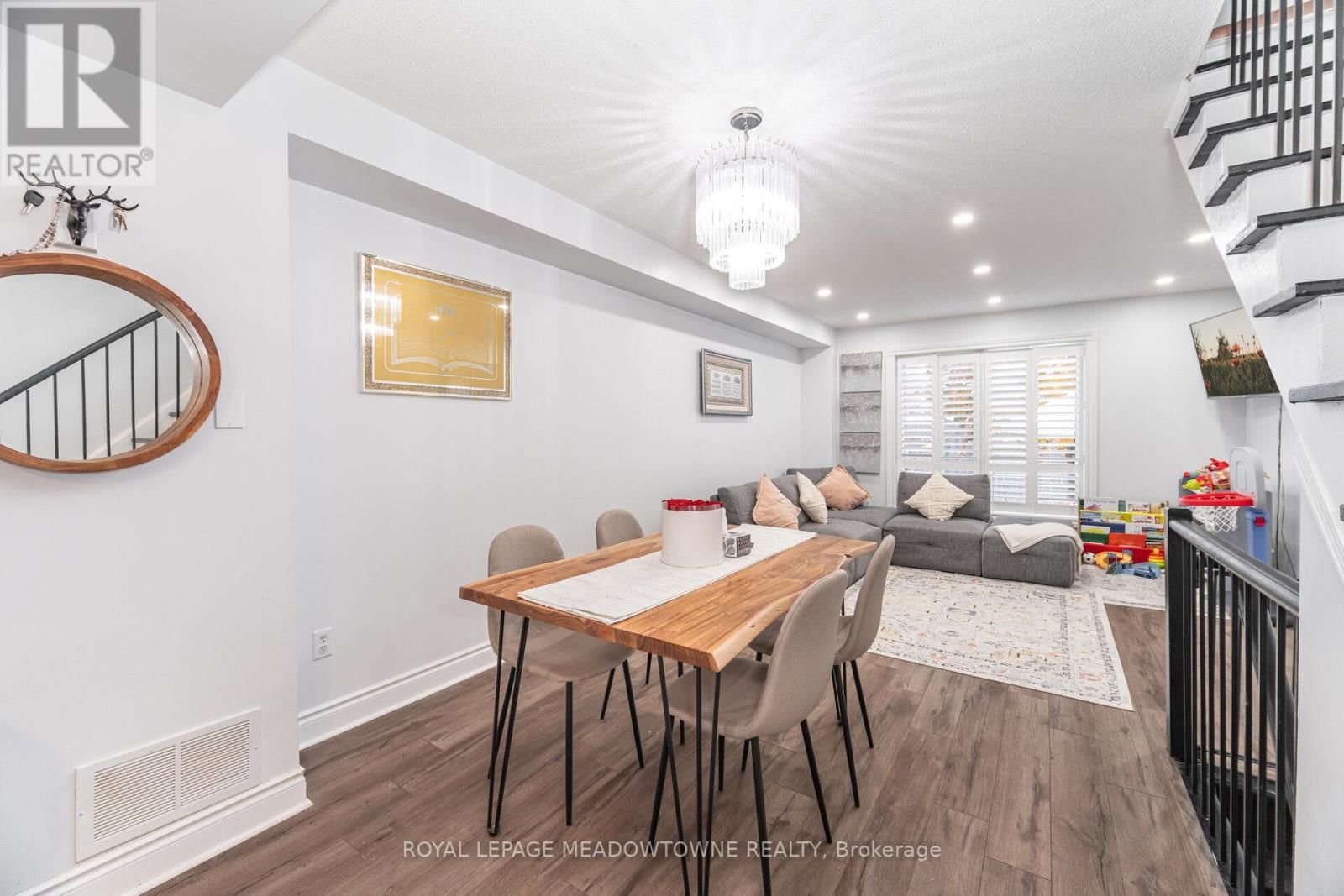 15B - 5865 DALEBROOK CRESCENT Image 11