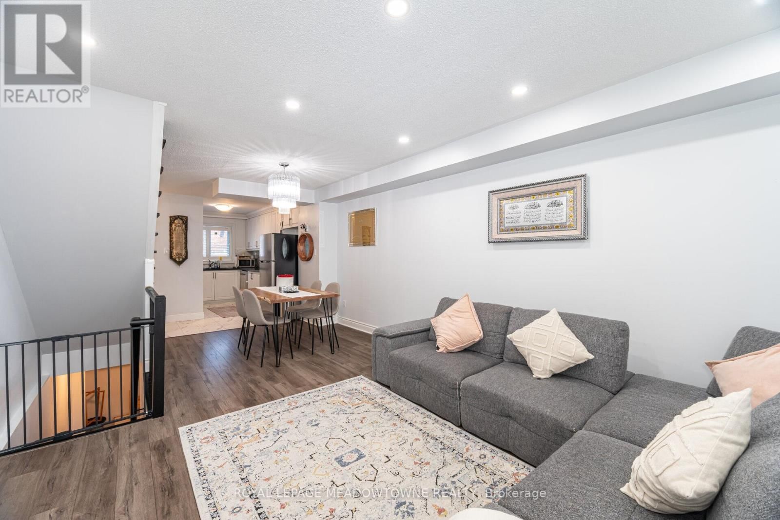 15B - 5865 DALEBROOK CRESCENT Image 16