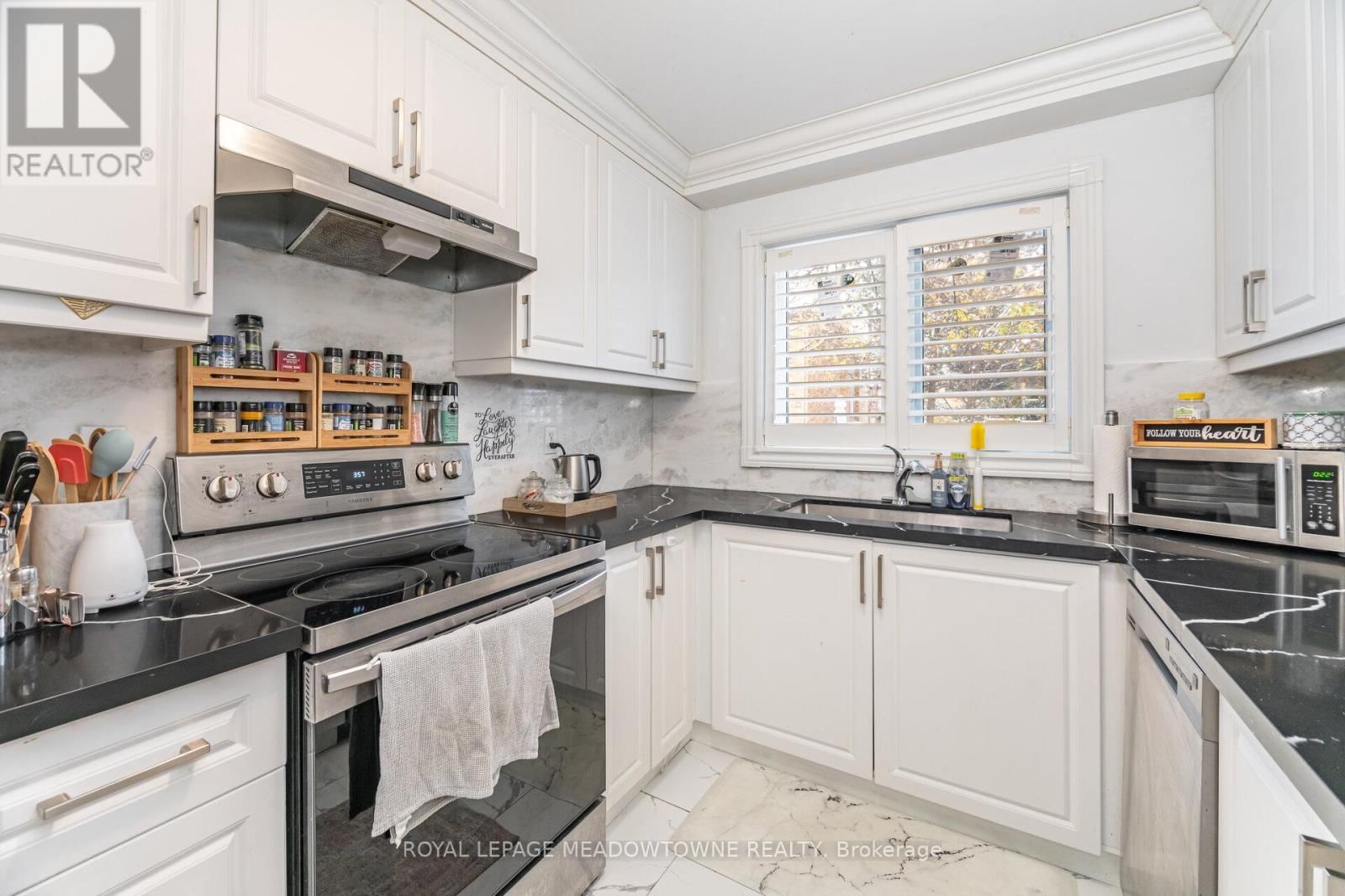 15B - 5865 DALEBROOK CRESCENT Image 9