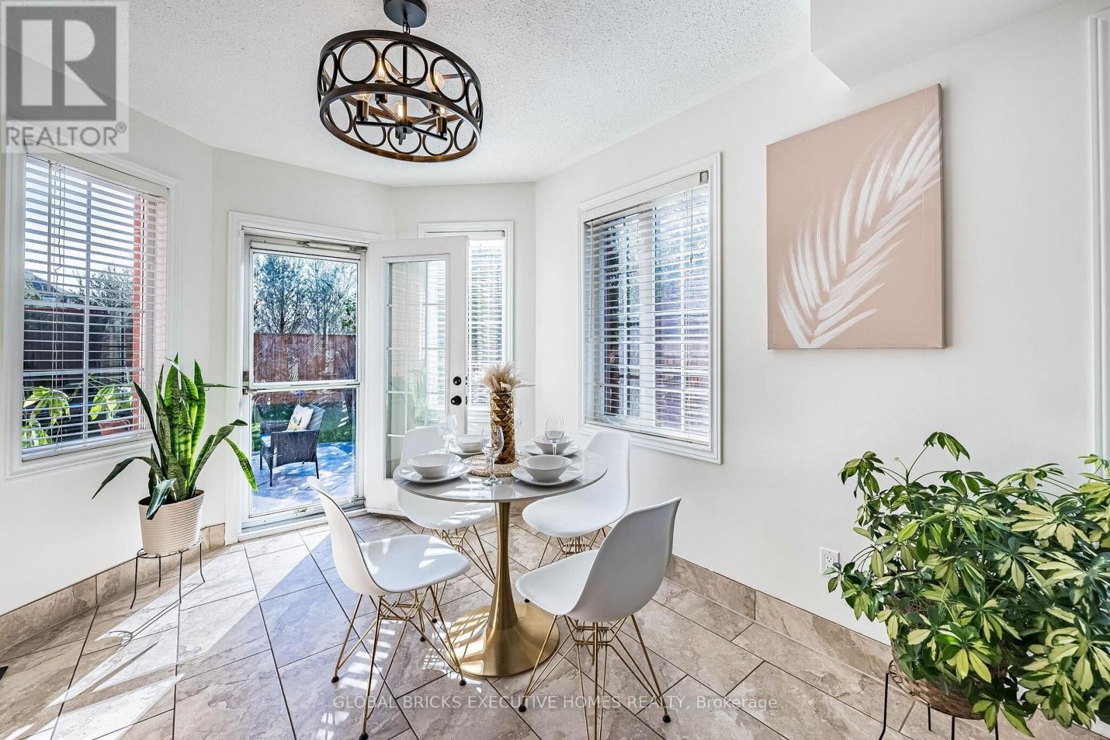 40 HUBERT CORLESS DRIVE SOUTH Image 16