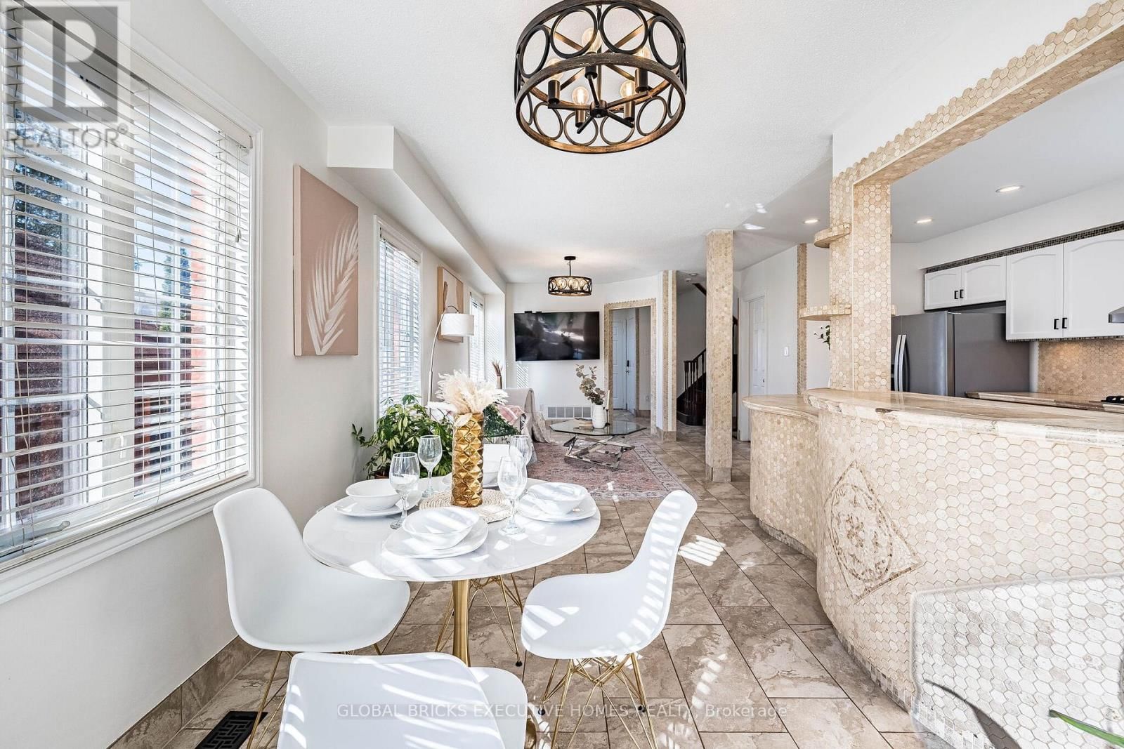 40 HUBERT CORLESS DRIVE SOUTH Image 18