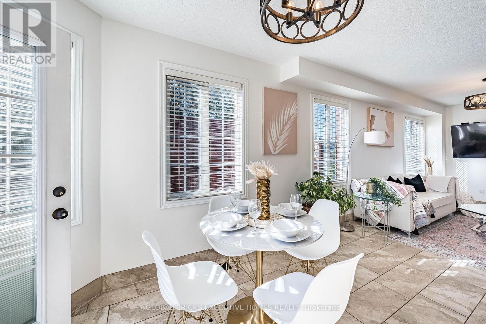 40 HUBERT CORLESS DRIVE SOUTH Image 19