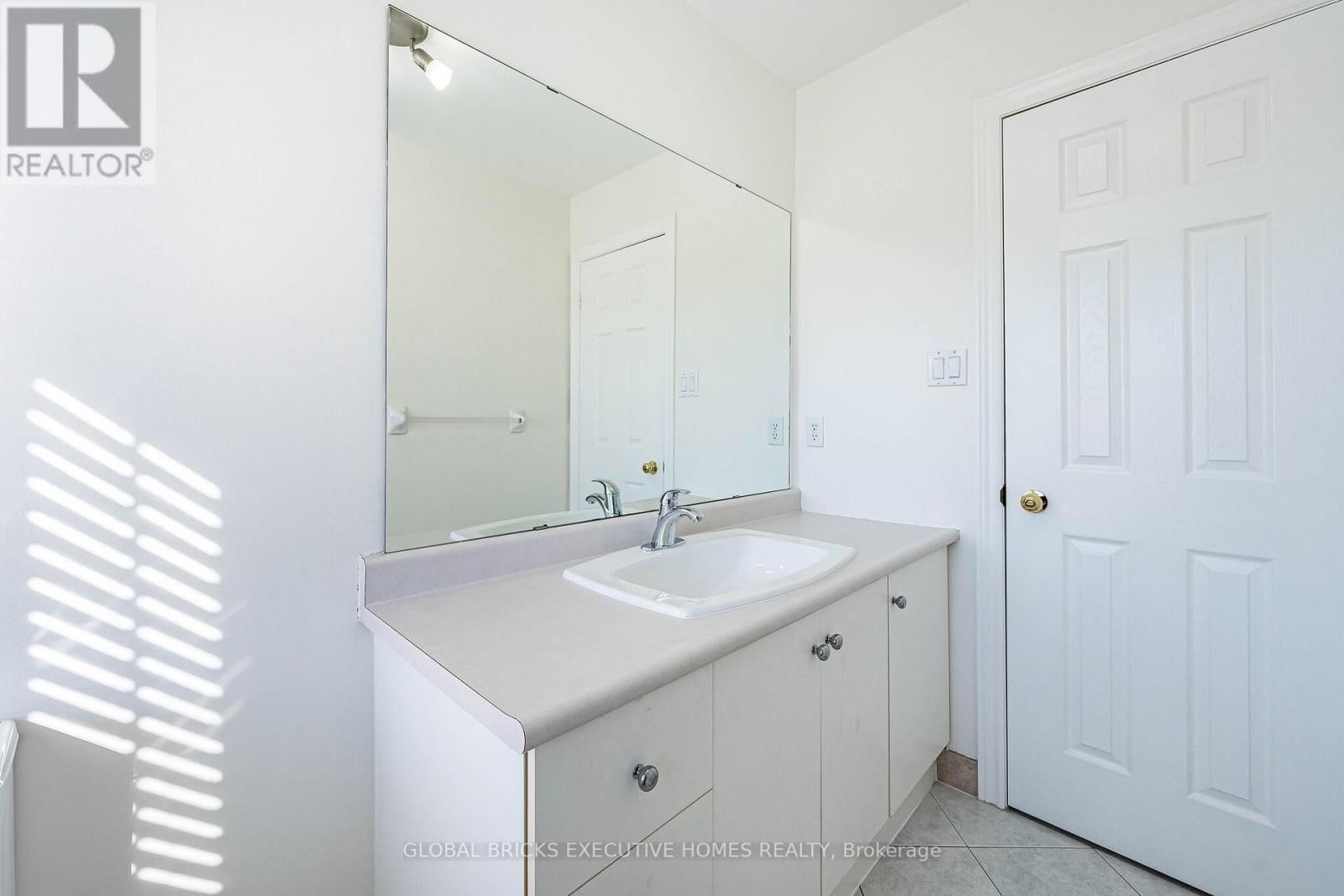 40 HUBERT CORLESS DRIVE SOUTH Image 41