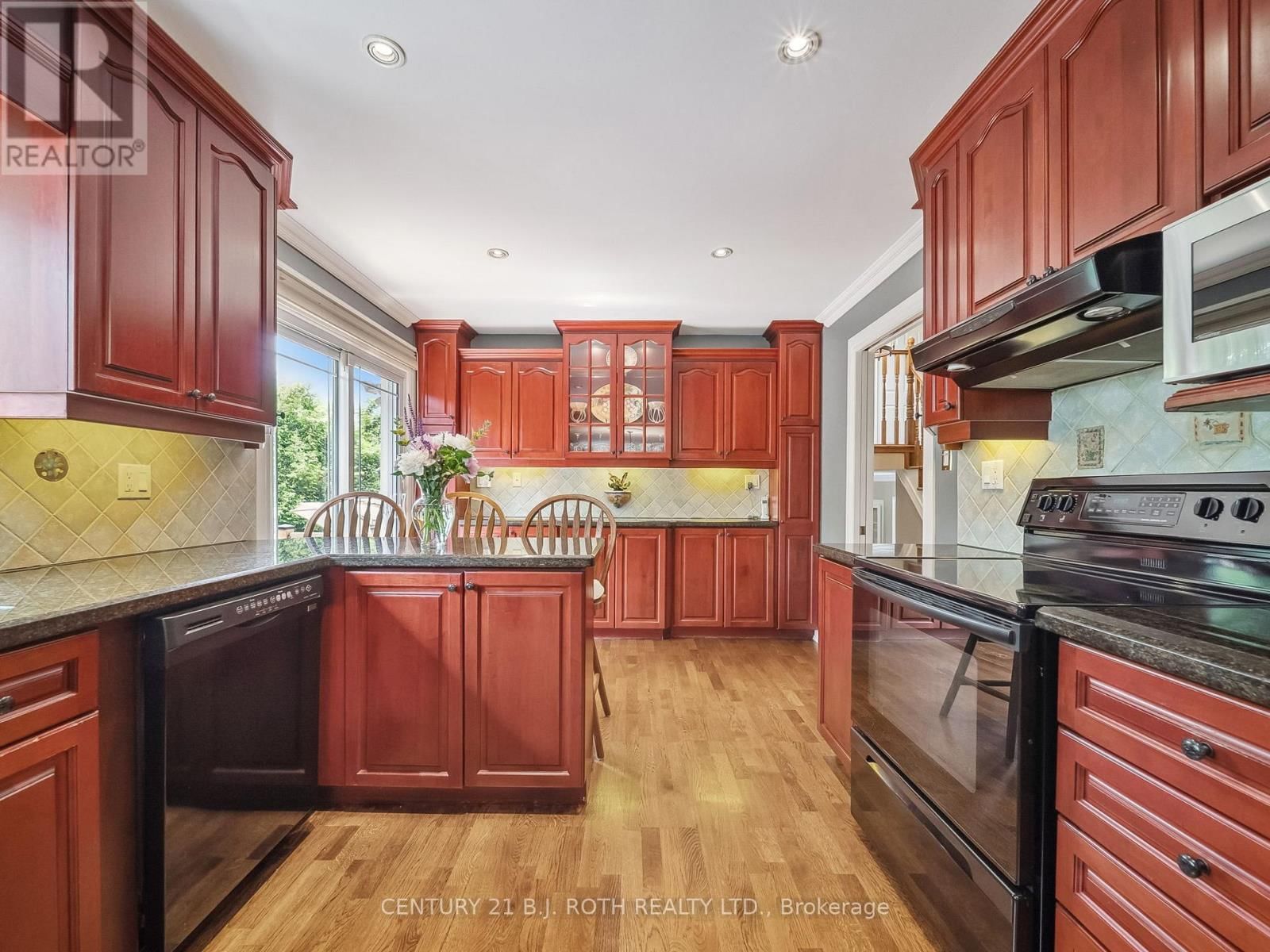 18 CLAYPINE TRAIL Image 12