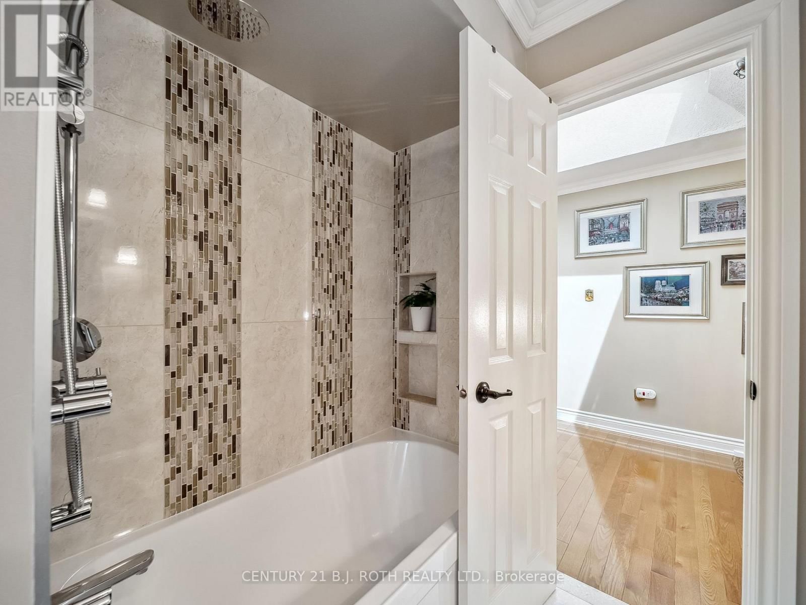 18 CLAYPINE TRAIL Image 19