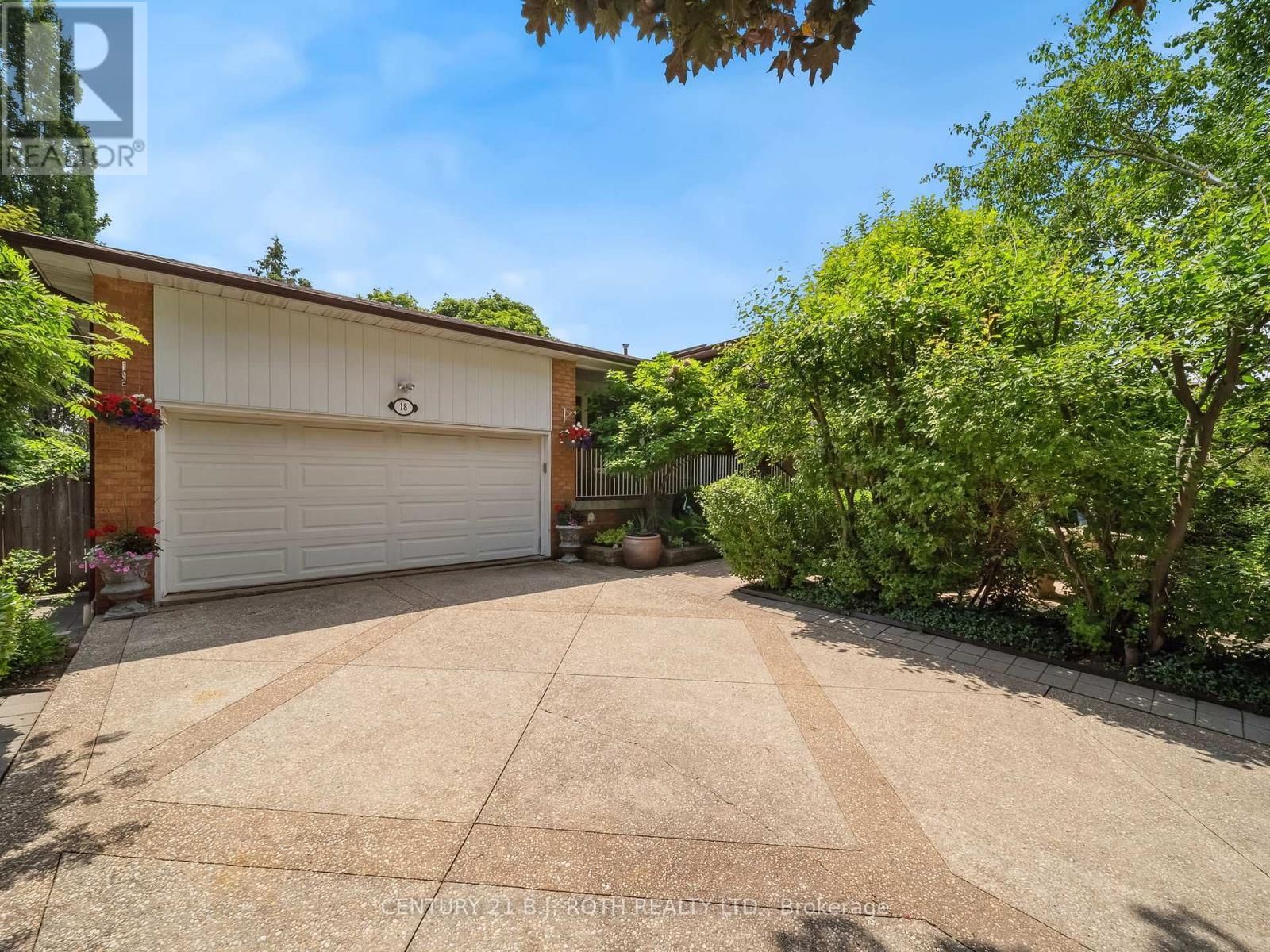 18 CLAYPINE TRAIL Image 2