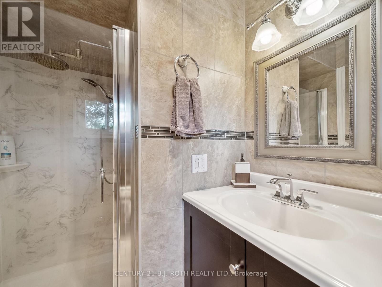 18 CLAYPINE TRAIL Image 22