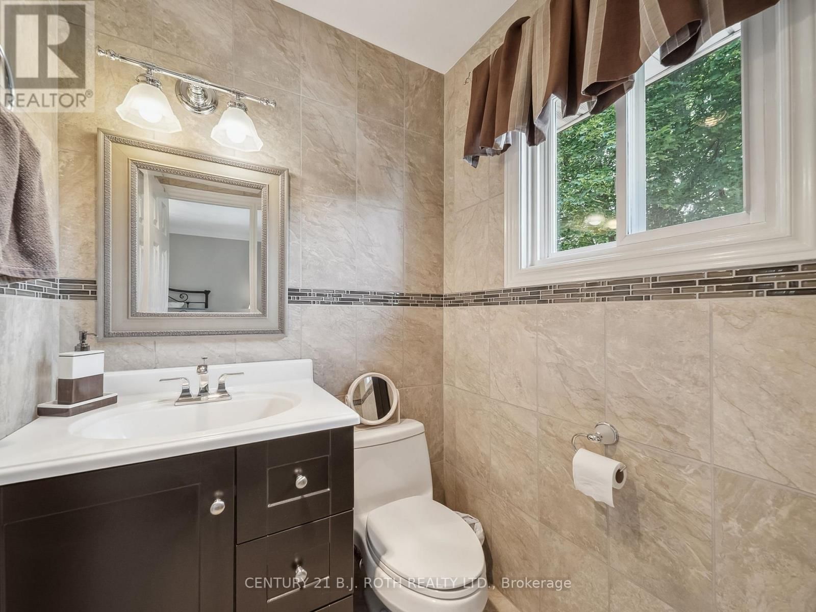 18 CLAYPINE TRAIL Image 23