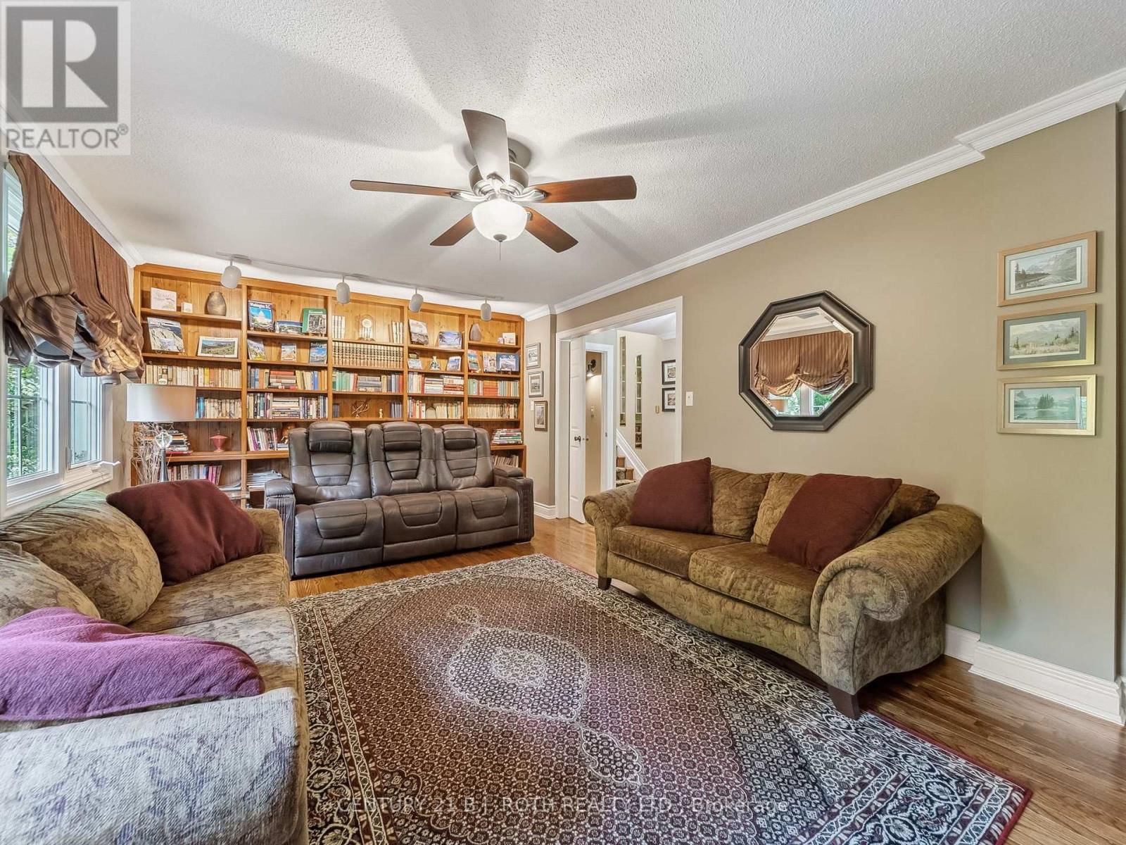 18 CLAYPINE TRAIL Image 32