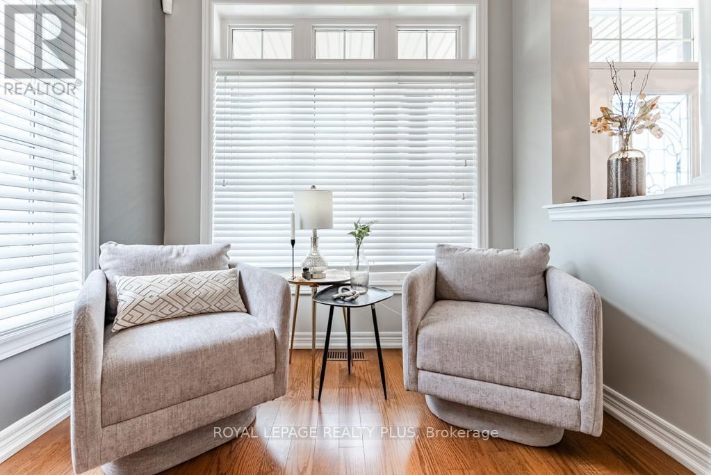 580 HOLLAND HEIGHTS Image 10