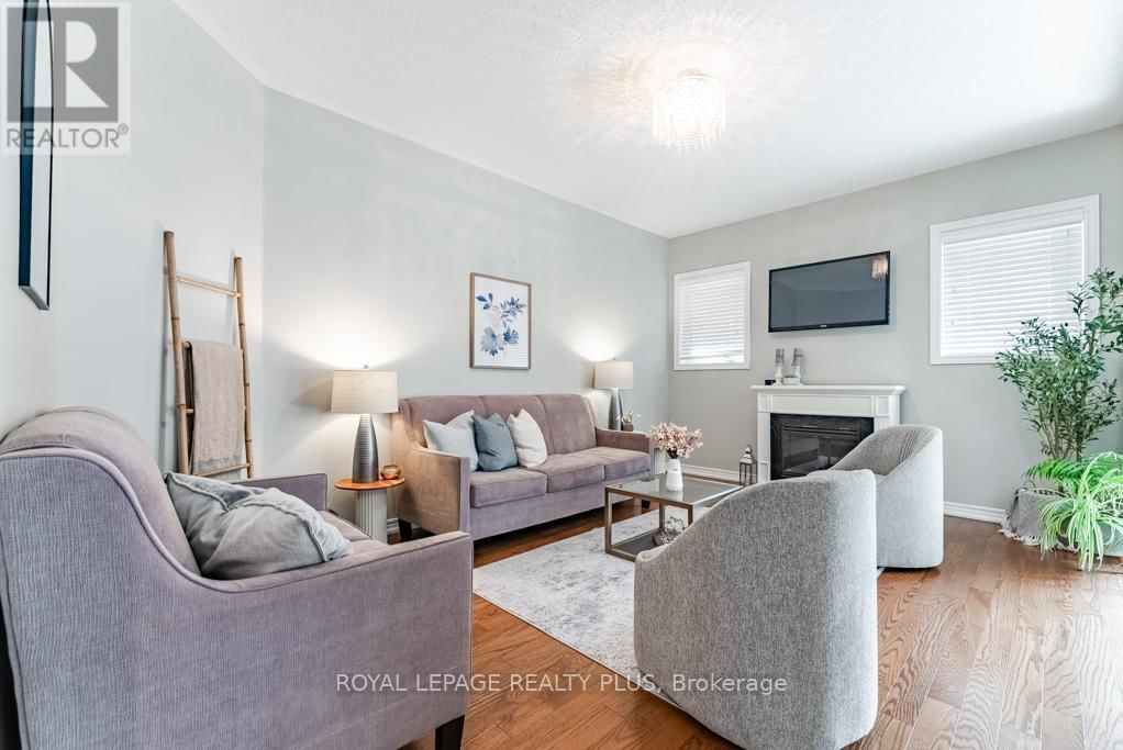 580 HOLLAND HEIGHTS Image 13