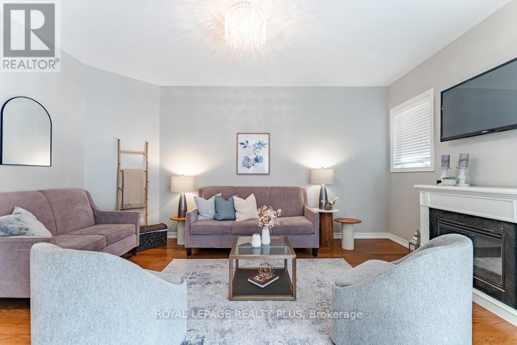 580 HOLLAND HEIGHTS Image 14