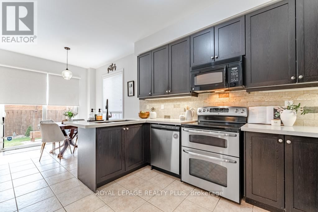 580 HOLLAND HEIGHTS Image 17