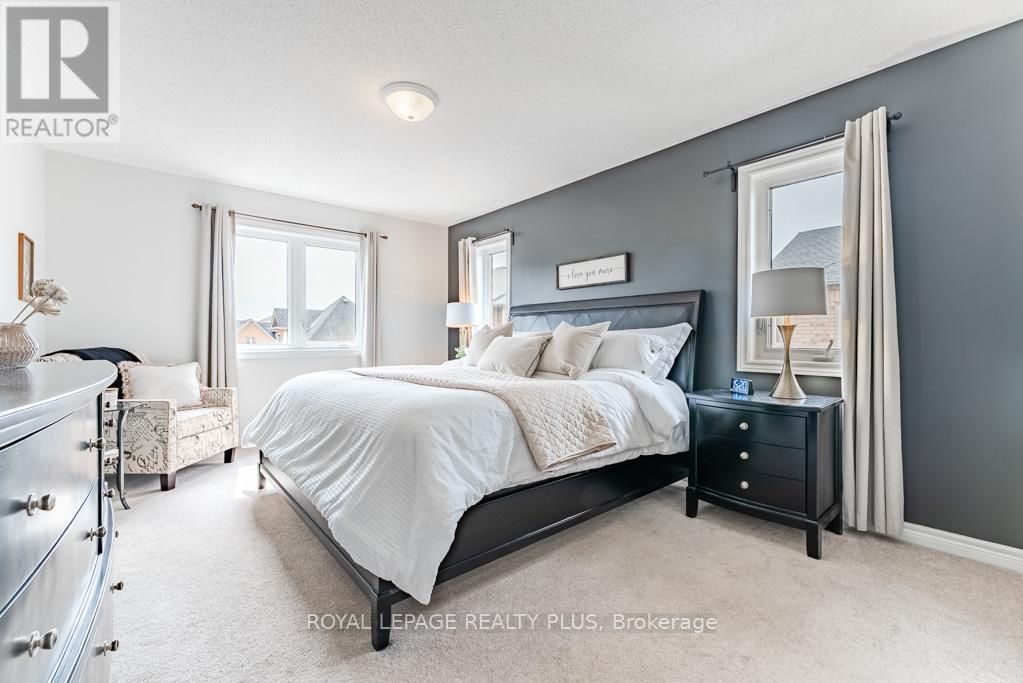 580 HOLLAND HEIGHTS Image 20