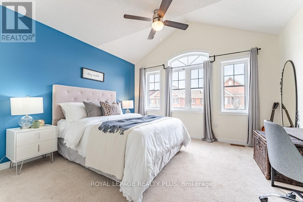 580 HOLLAND HEIGHTS Image 26