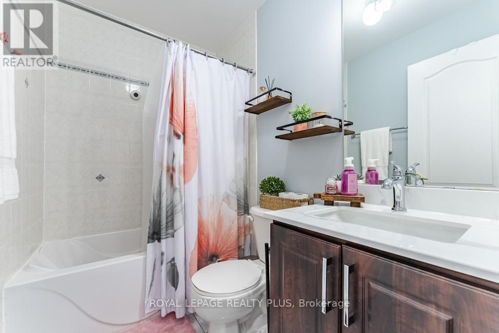 580 HOLLAND HEIGHTS Image 28