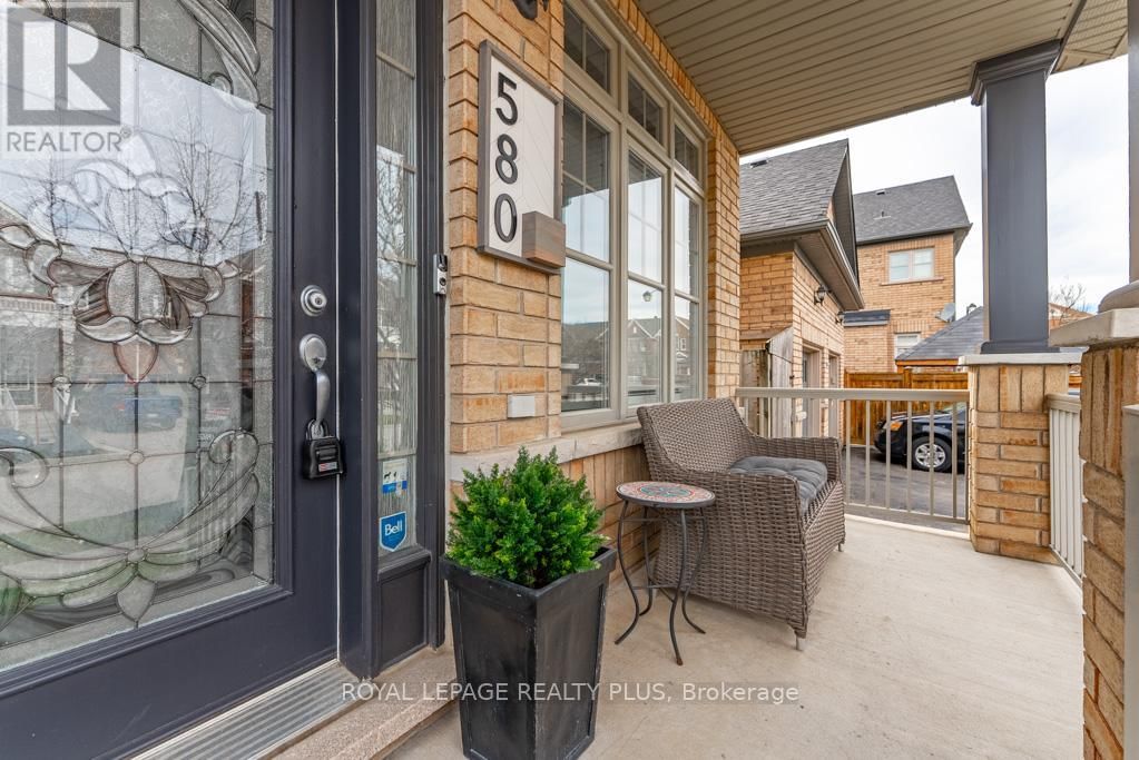 580 HOLLAND HEIGHTS Image 4