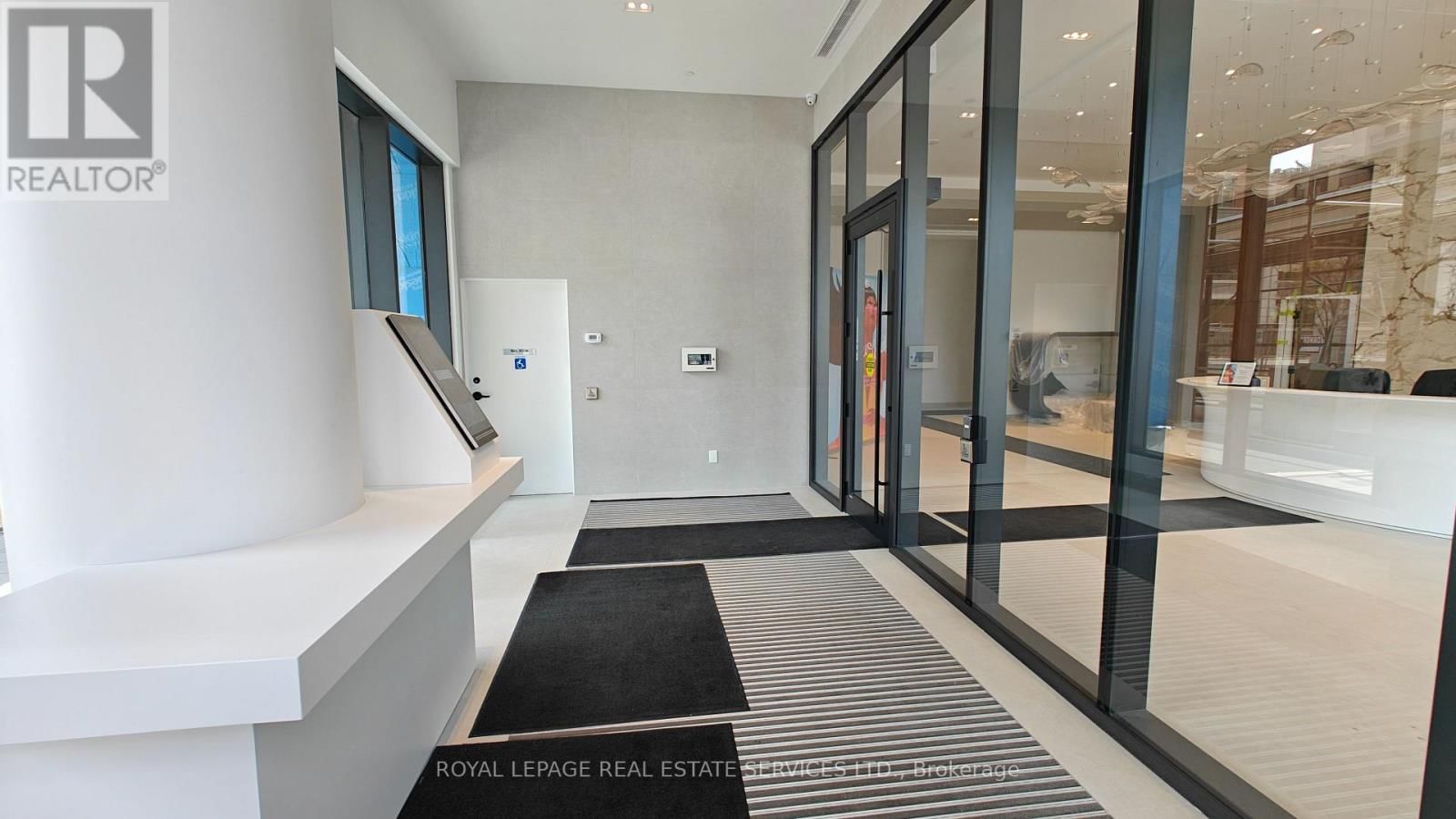 411 - 2075 LAKESHORE ROAD Image 25