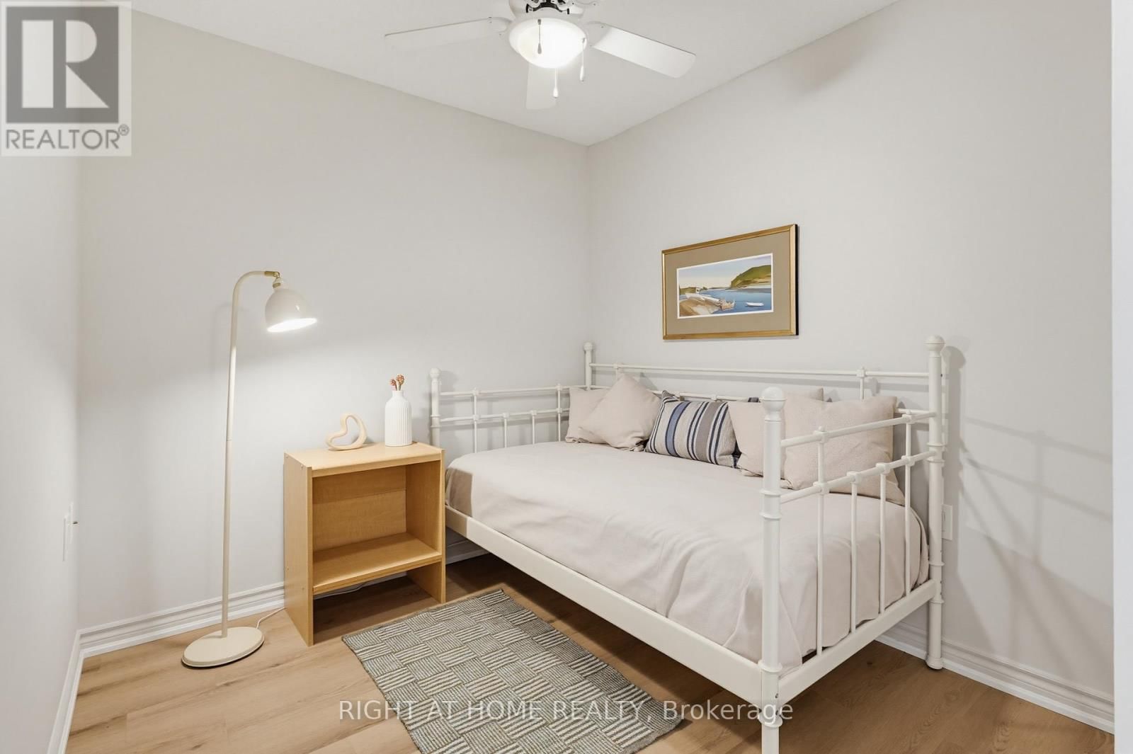 2214 - 100 BURLOAK DRIVE Image 16