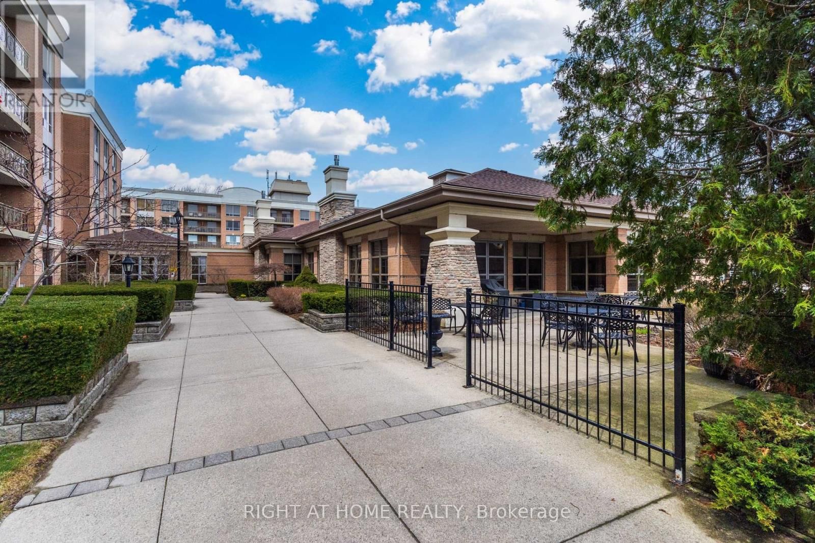 2214 - 100 BURLOAK DRIVE Image 26