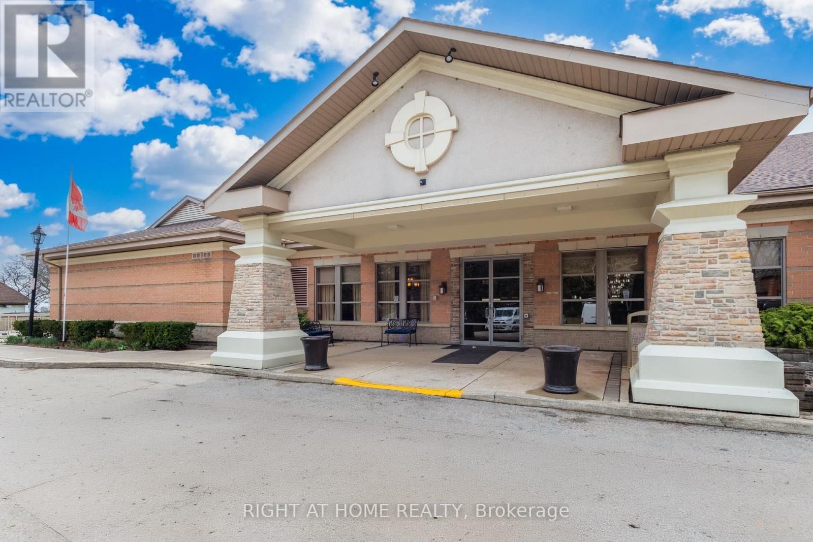 2214 - 100 BURLOAK DRIVE Image 3