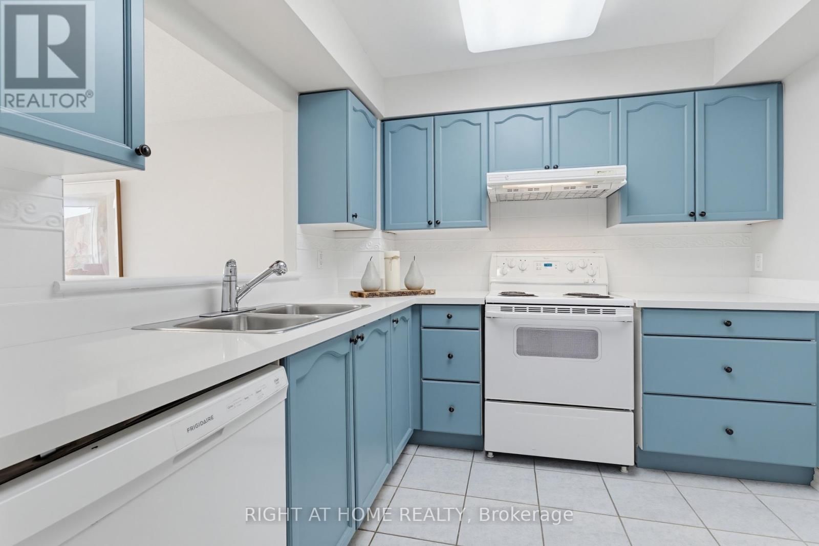 2214 - 100 BURLOAK DRIVE Image 7