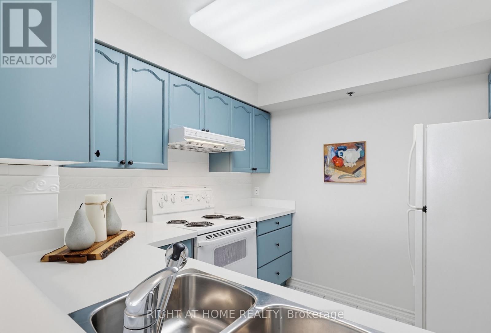 2214 - 100 BURLOAK DRIVE Image 8