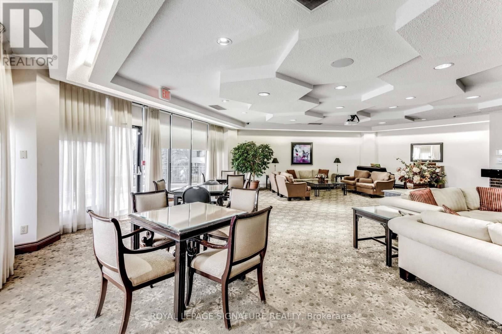 A21 - 296 MILL ROAD Image 19