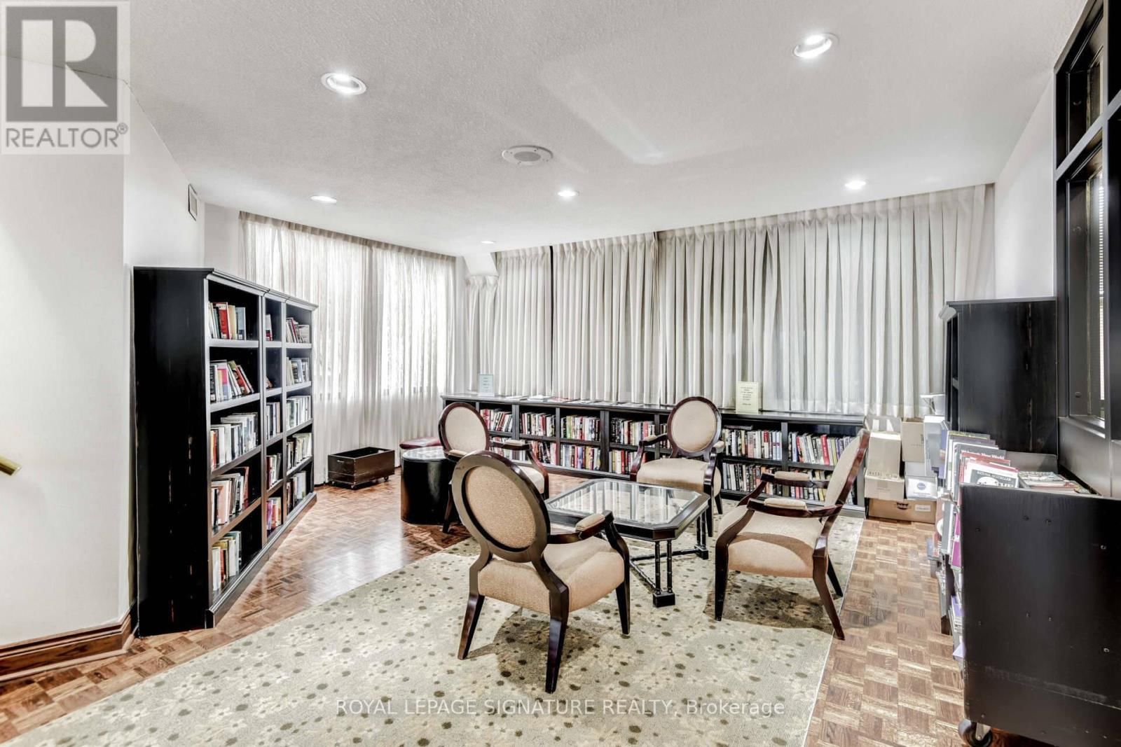 A21 - 296 MILL ROAD Image 22