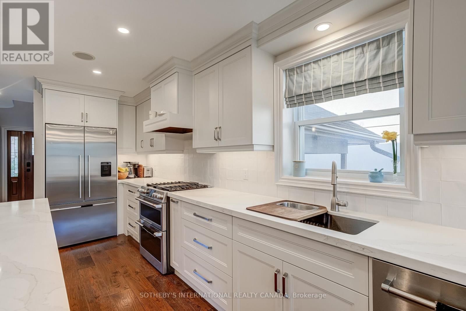 31 MAPLE AVENUE NORTH Image 16