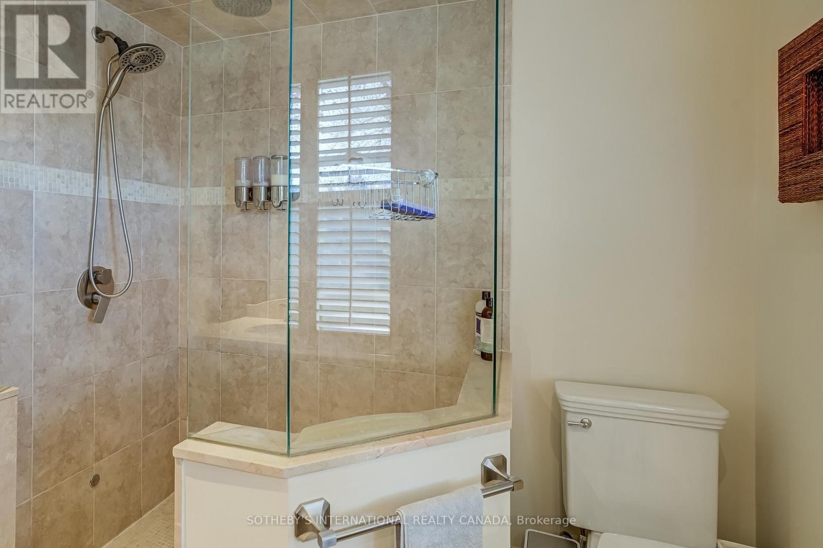 31 MAPLE AVENUE NORTH Image 21