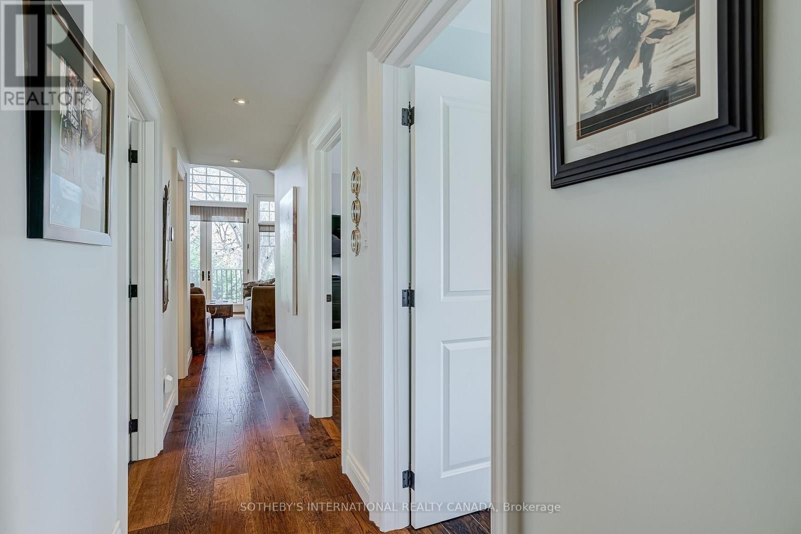 31 MAPLE AVENUE NORTH Image 22