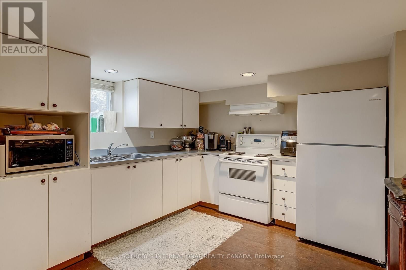 31 MAPLE AVENUE NORTH Image 36