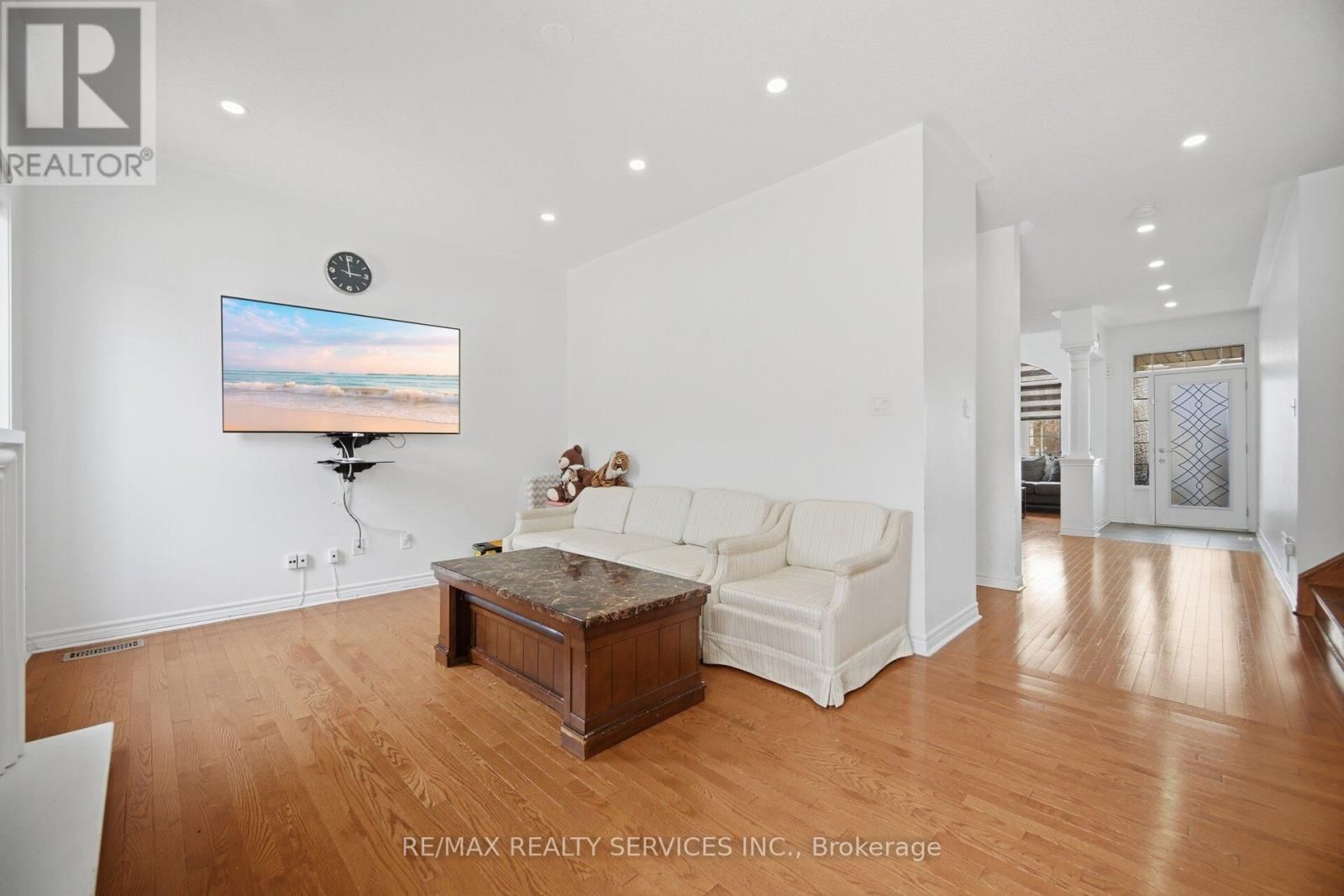 56 IRON BLOCK DRIVE Image 11