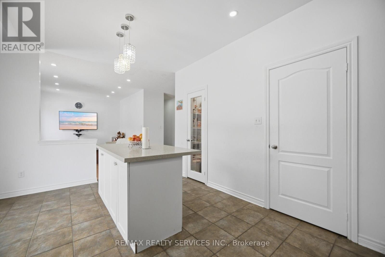 56 IRON BLOCK DRIVE Image 20