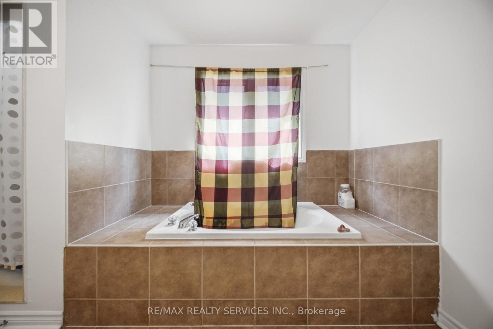 56 IRON BLOCK DRIVE Image 31