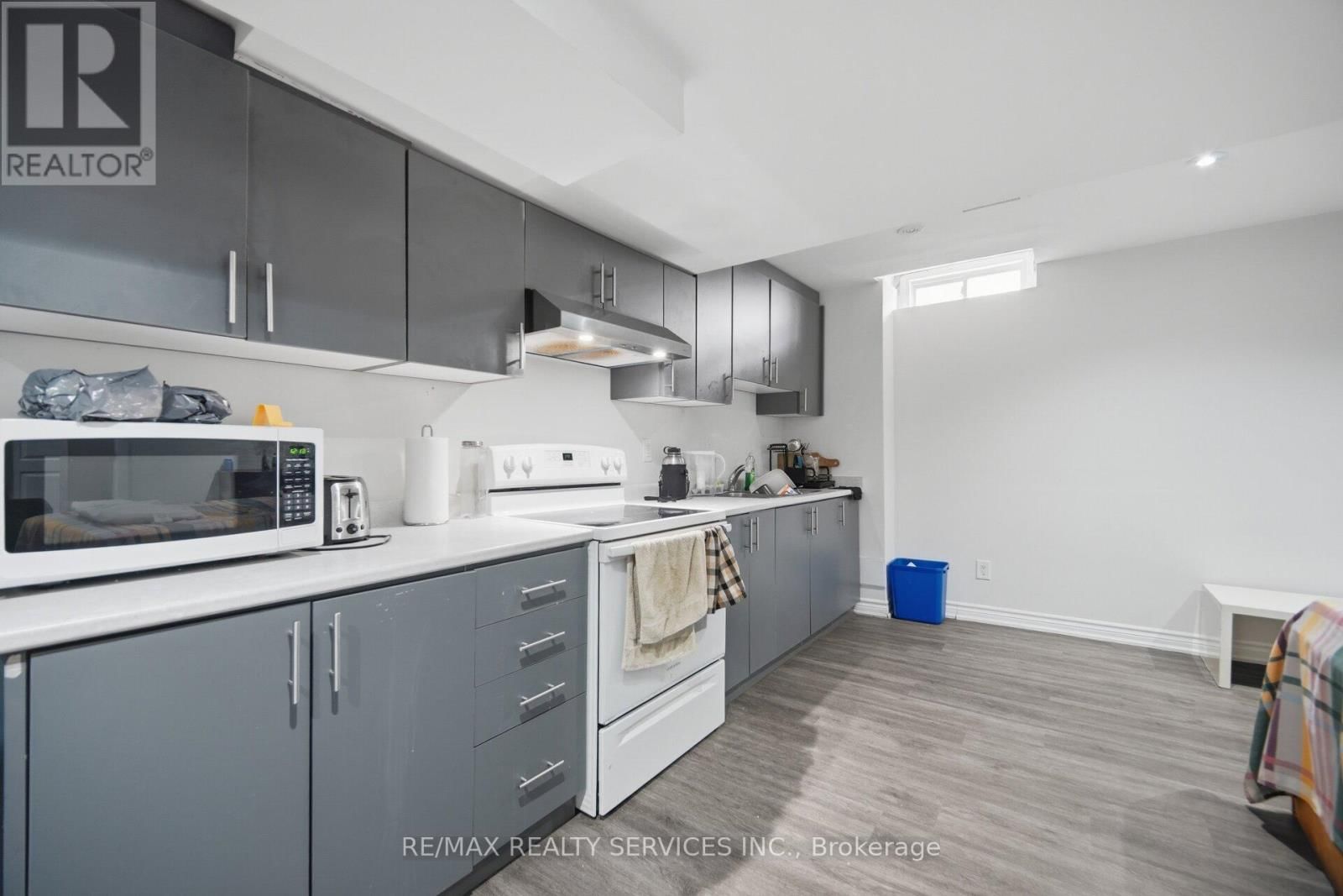 56 IRON BLOCK DRIVE Image 39