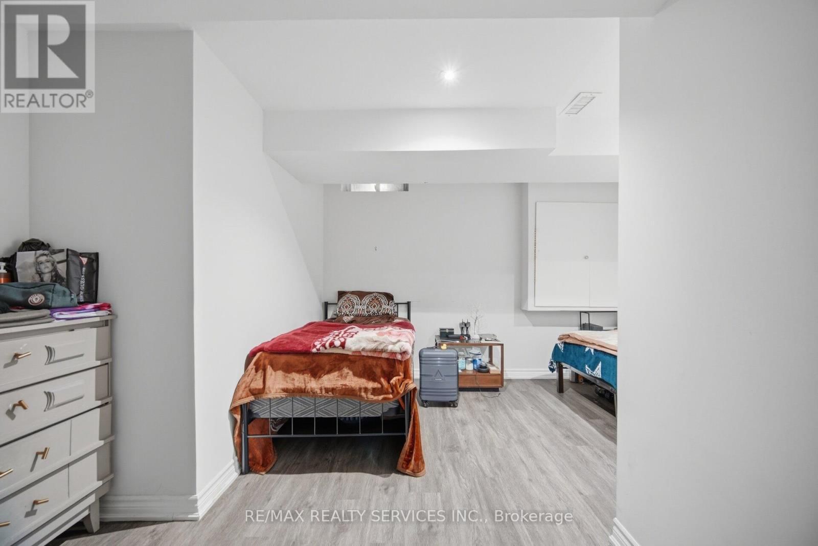 56 IRON BLOCK DRIVE Image 45