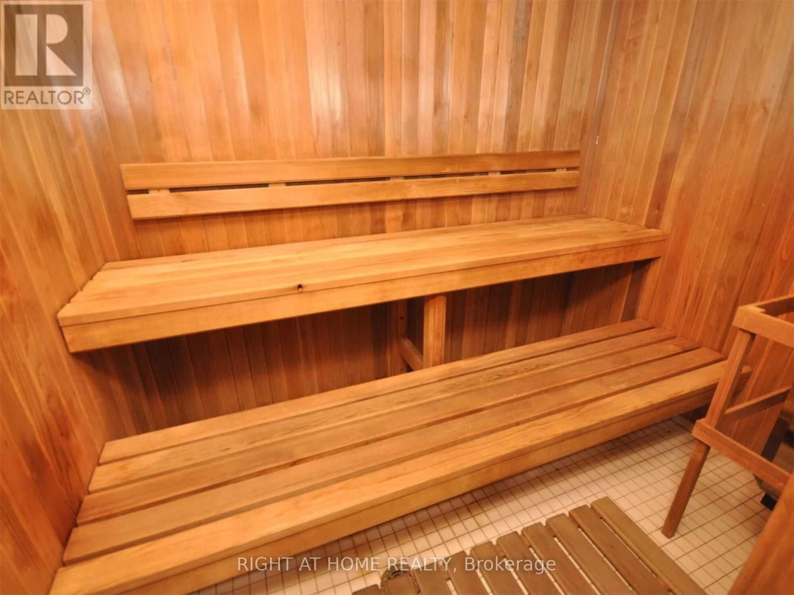 1808 - 55 STRATHAVEN DRIVE Image 24