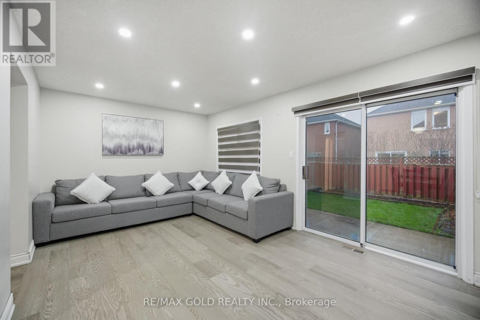 29 PIANE AVENUE Image 4