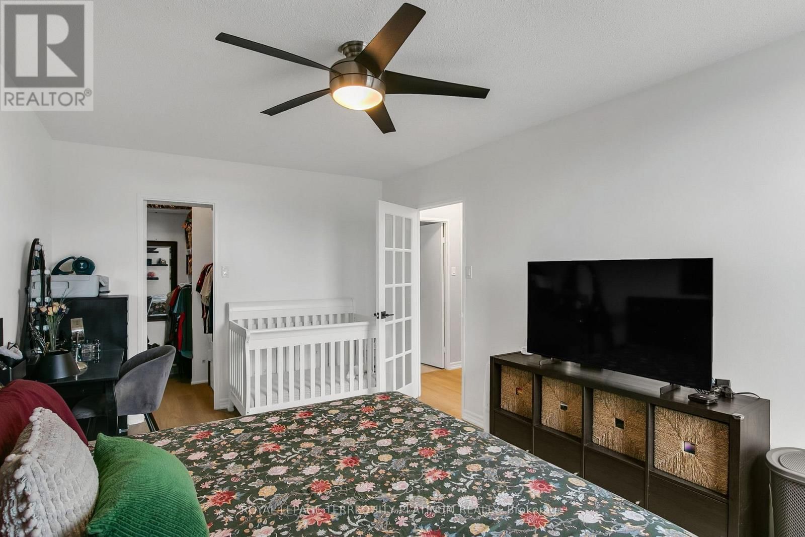 1517 - 551 THE WEST MALL Image 15